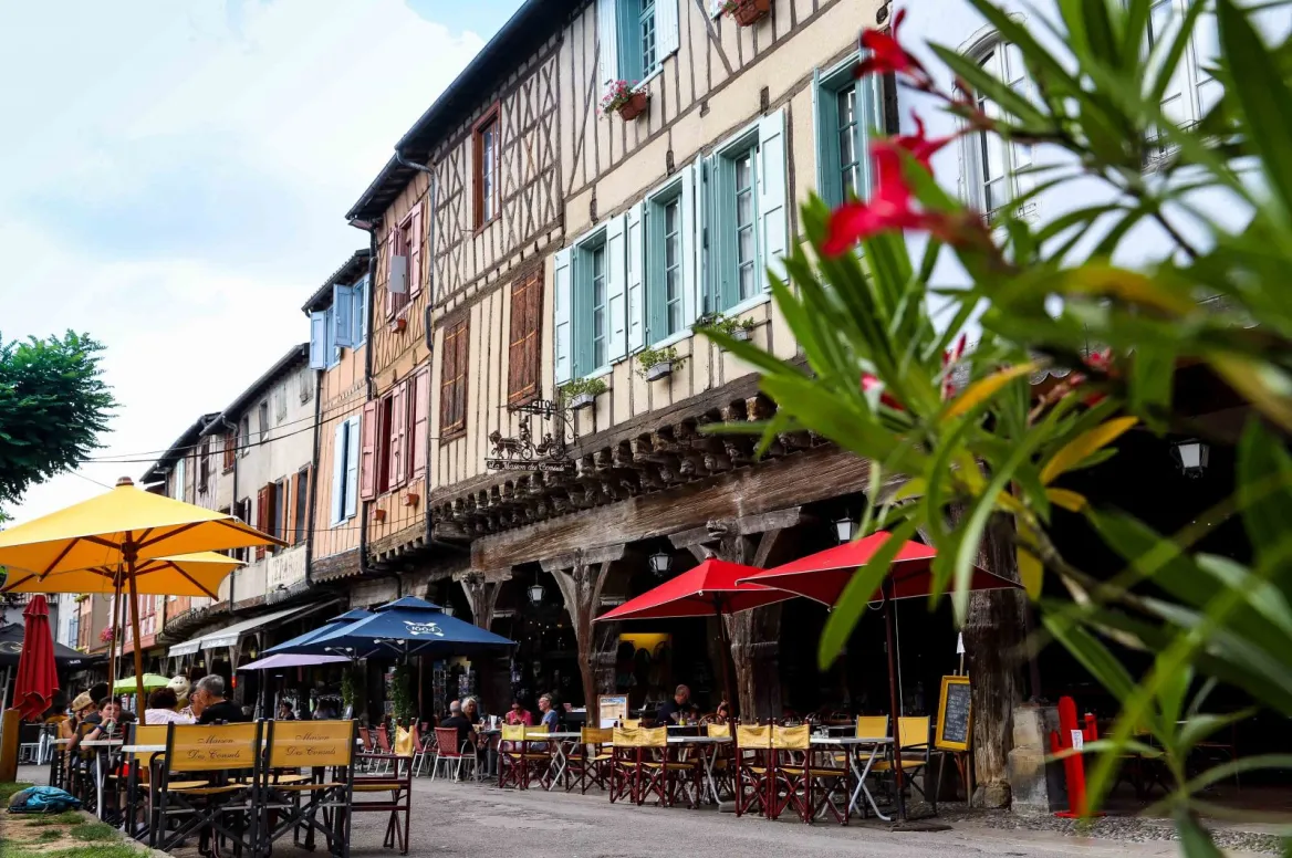 La ciudad medieval de Mirepoix, joya arquitectónica de Ariège
