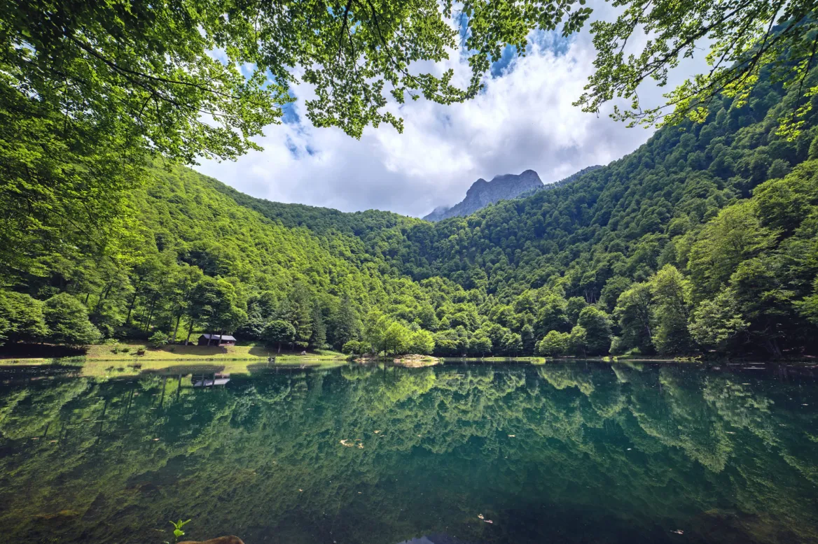 Lake Bethmale Photo: AdobeStock Marc-Andreu-