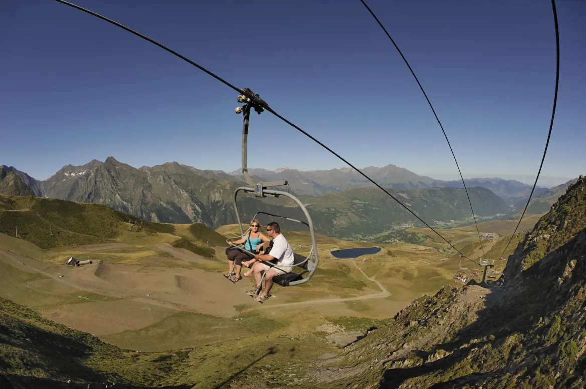 Parque Central de los Pirineos en verano con la familia.
