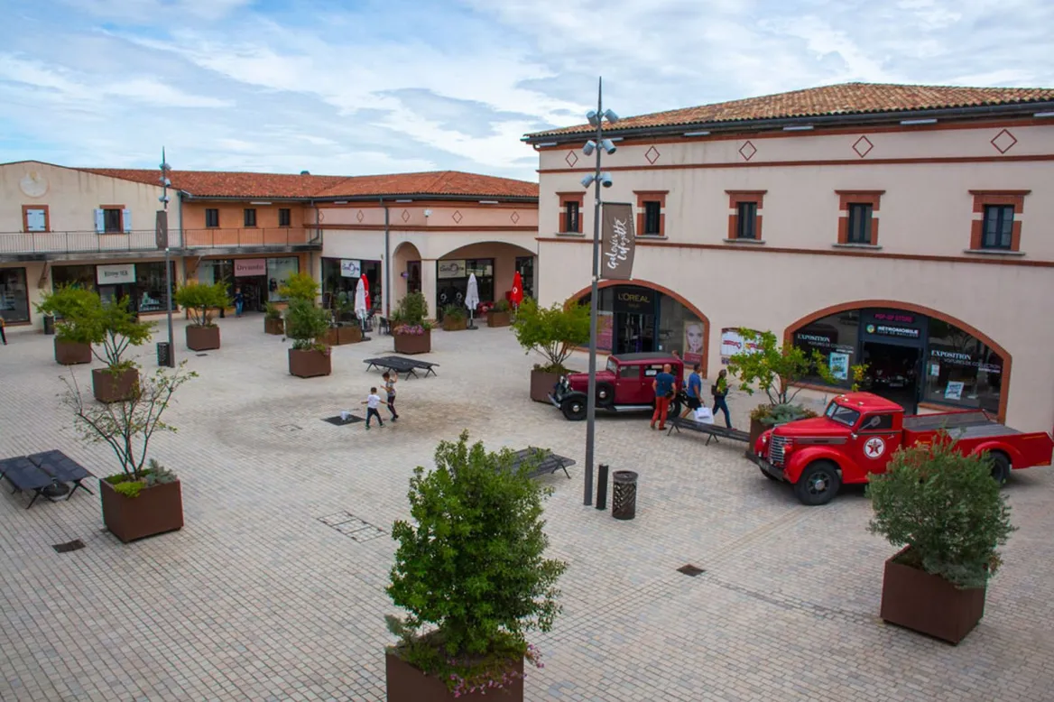 village de marques nailloux