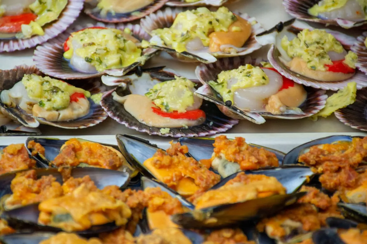 Mariscos en las Halles de Bagnères-de-Bigorre