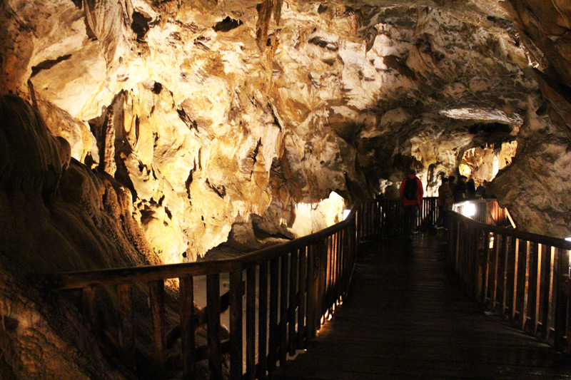 Cuevas de Médous, inicio de la visita