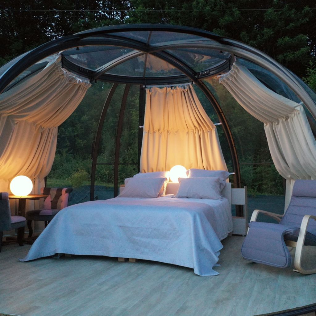 Spiru'Bulle - Unusual transparent bubbles with a view of the Pyrenees